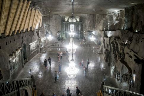 27795-Wieliczka-Salt-Mine-4.jpg