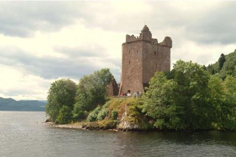 1502-scotland_loch_ness_urquart_castle.jpg