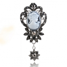 European and American vintage brooch sells hot style flower pin new beauty head high grade brooch