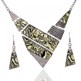 A Set of Chic Women s Irregular Triangle Necklace And Earrings