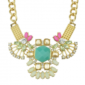 Fashionable Green Gemstone Flower Necklace