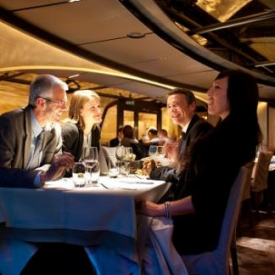 Bateaux Parisiens Dinner Cruise 20.30 – Service Découverte
