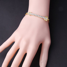 Rhinestoned Arrow Shape Bracelet