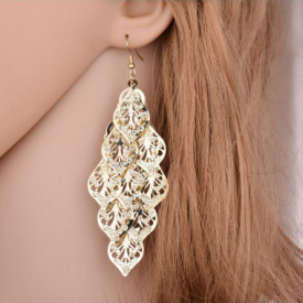 Gold Metal Detail Leaf Design Earrings