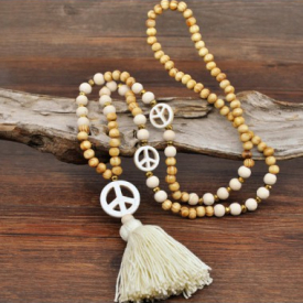 Round Wood Detail Tassel Design White Necklace