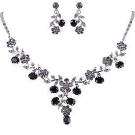 EVER FAITH Flower Leaf Necklace Earrings Set Austrian Crystal Silver-Tone – Black