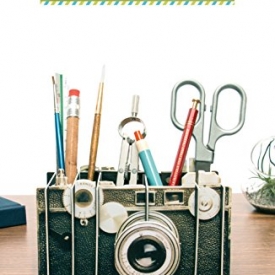 Artful Organizer: Vintage Camera: Stylish Storage for Your Pens, Pencils, and More!