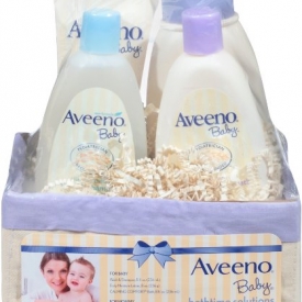 Aveeno Baby Daily Bath Time Solutions Gift Set To Prevent Dry Skin
