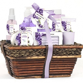 Green Canyon Spa Luxury Wicker Basket Gift Set in Lavender, 8 Pieces Premium Bath and Body Spa Products in Handcrafted Basket (Lavender)