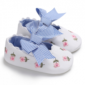 Baby / Toddler Girl Pretty Floral Embroidery Prewalker Shoes