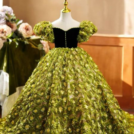 Luxury Wedding Flower Girls Dresses For Beach Full Handmade Flowers Princess Ball Gowns Lovely Girls Pageant Dress