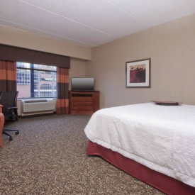 Hampton Inn & Suites Pittsburgh Downtown