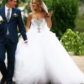 2021 Long Ball Gown Sweetheart Crystal Wedding Dress Tulle With Lace Up Back Floor Length Bridal Gowns