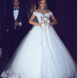 2019 Off Shoulder Princess Lace Appliqued Wedding Dress Vintgae Sweep Train Sweetheart Plus Size Bridal Gown