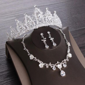 The latest best-selling bridal jewelry crown three-piece set handmade crystal crown necklace earrings wedding accessories free shipping