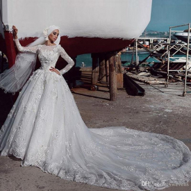 Vestido De Noiva 2019 Muslim Wedding Dresses Jewel Neck Long Sleeves 3D Floral Appliqued Beaded Chapel Dubai Arabic Bride Gowns Court Train