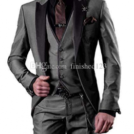 Very Good One Button Gray Groom Tuxedos Peak Lapel Men Suits 3 pieces Wedding/Prom/Dinner Blazer (Jacket+Pants+Vest+Tie) W538